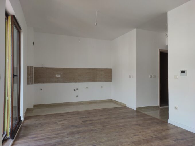 Budva'da yeni binada satılık lüks 2+1 daire